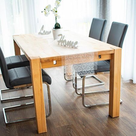 Ferienwohnung Am Schlosspark Ebersdorf  Bagian luar foto